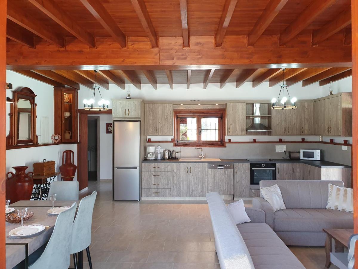 Villa Yioukkas Paphos Eksteriør billede