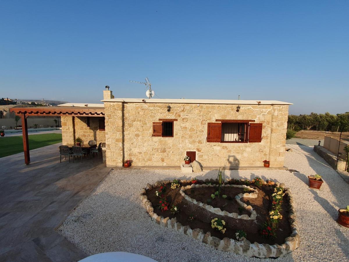 Villa Yioukkas Paphos Eksteriør billede