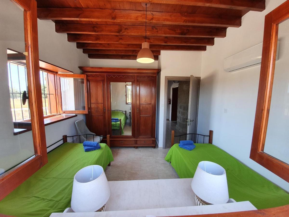Villa Yioukkas Paphos Eksteriør billede