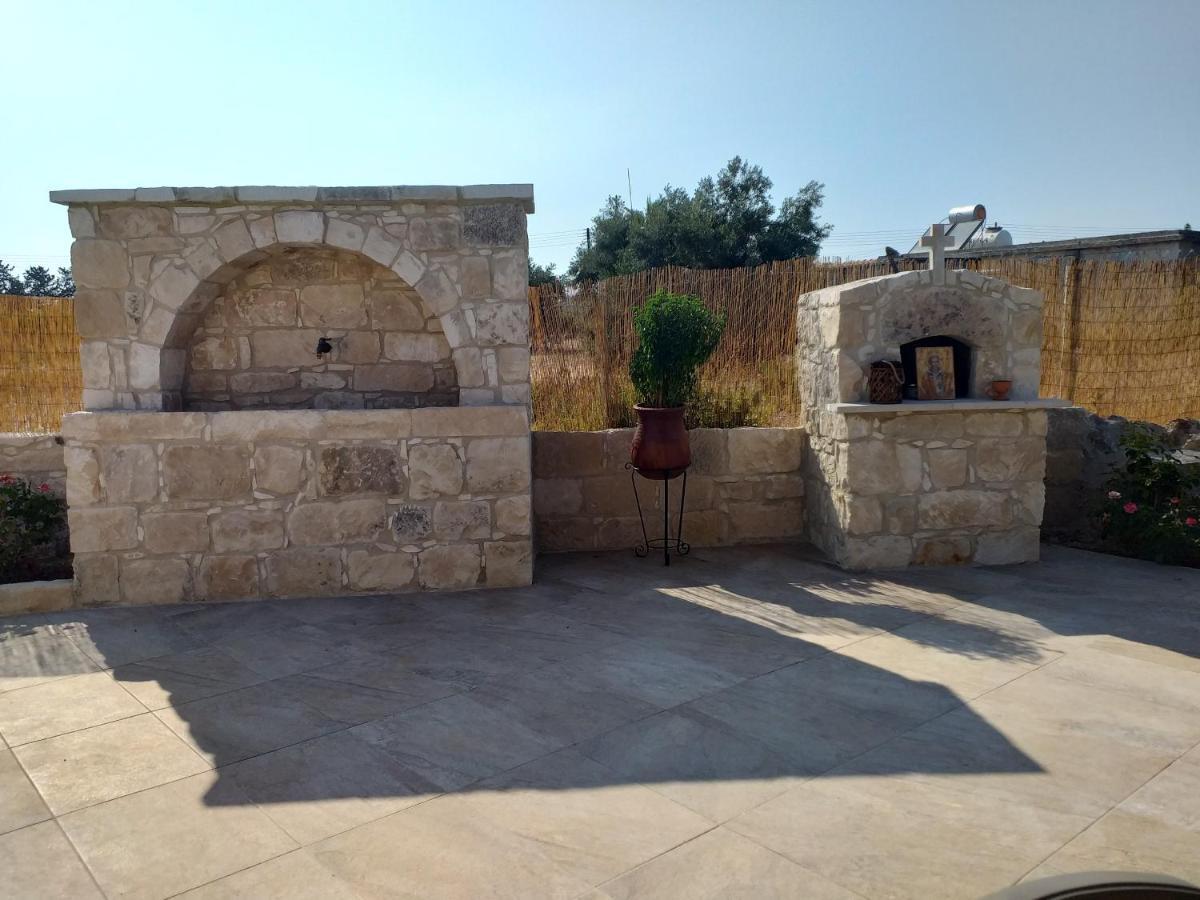 Villa Yioukkas Paphos Eksteriør billede