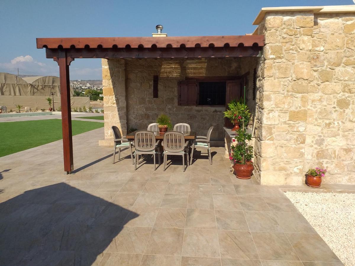 Villa Yioukkas Paphos Eksteriør billede